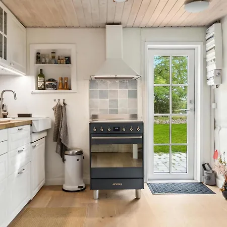 Holiday home Lovely In With Wifi